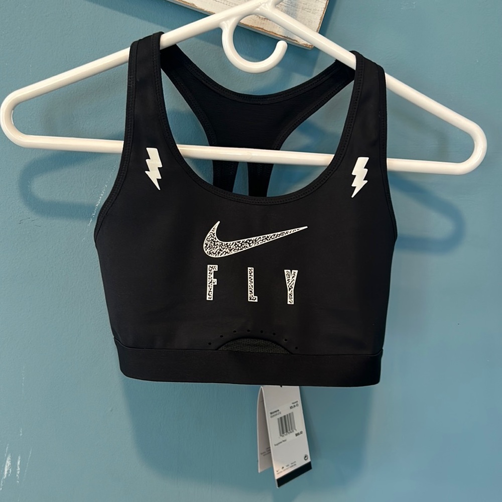 Nike EYBL alpha bra